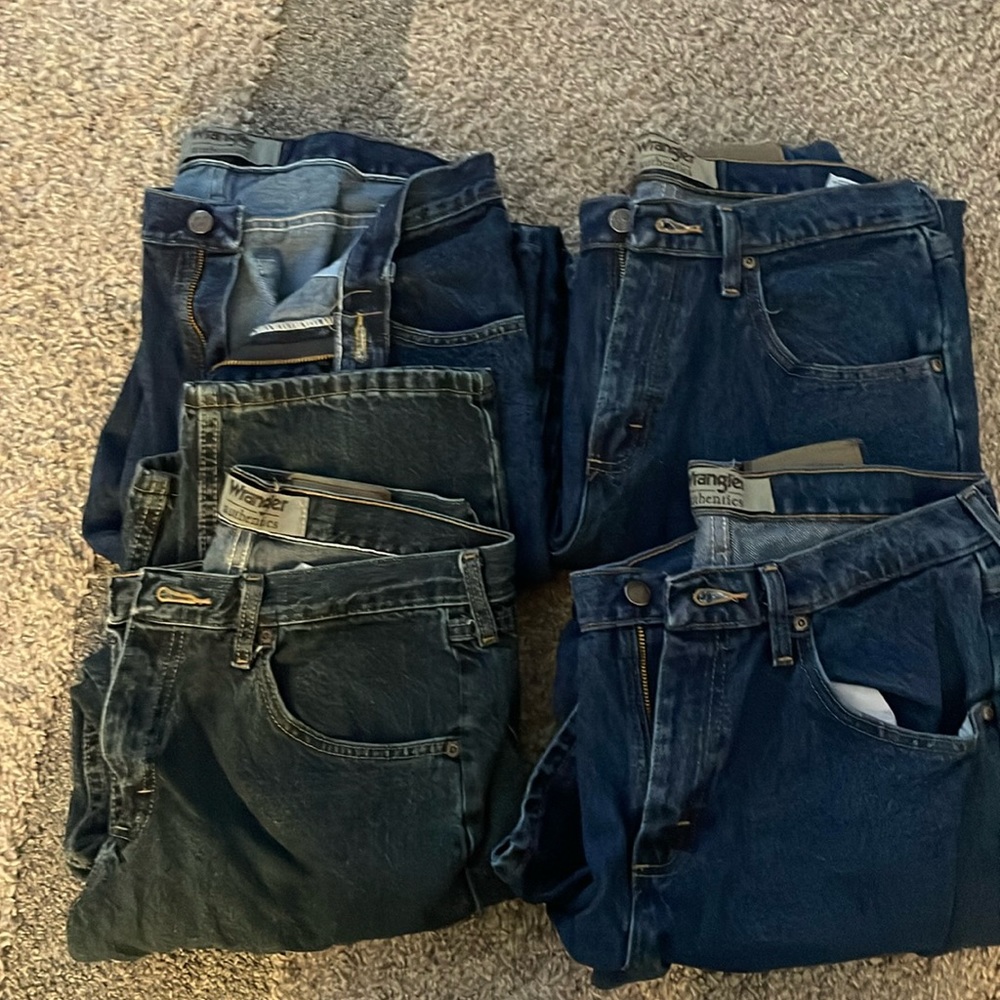 Men’s wrangler jeans authentics